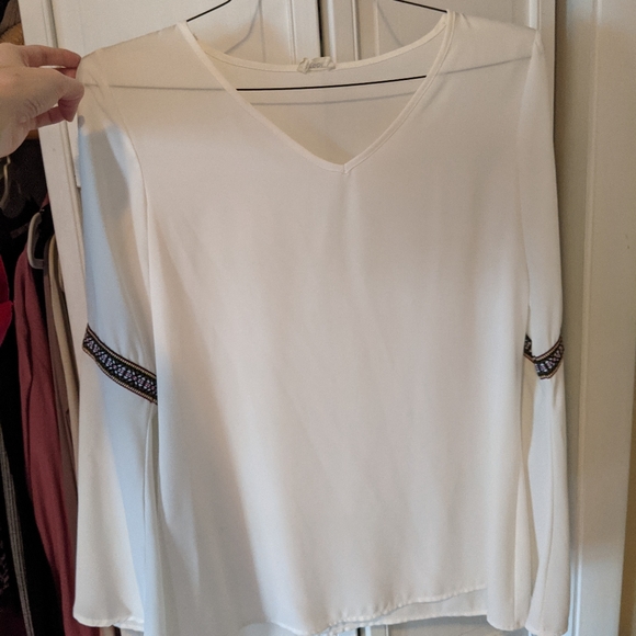 White bell sleeve Tobi top - Picture 2 of 4